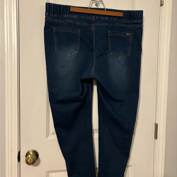 Chic Soul jeans. 3X, stretchy denim. Worn twice. Super cute on. Plus size EUC - Picture 4 of 12
